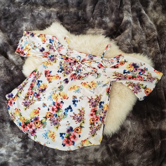 Free Kisses - Floral Off The Shoulder Flowy Blouse - Size L - Picture 2 of 6